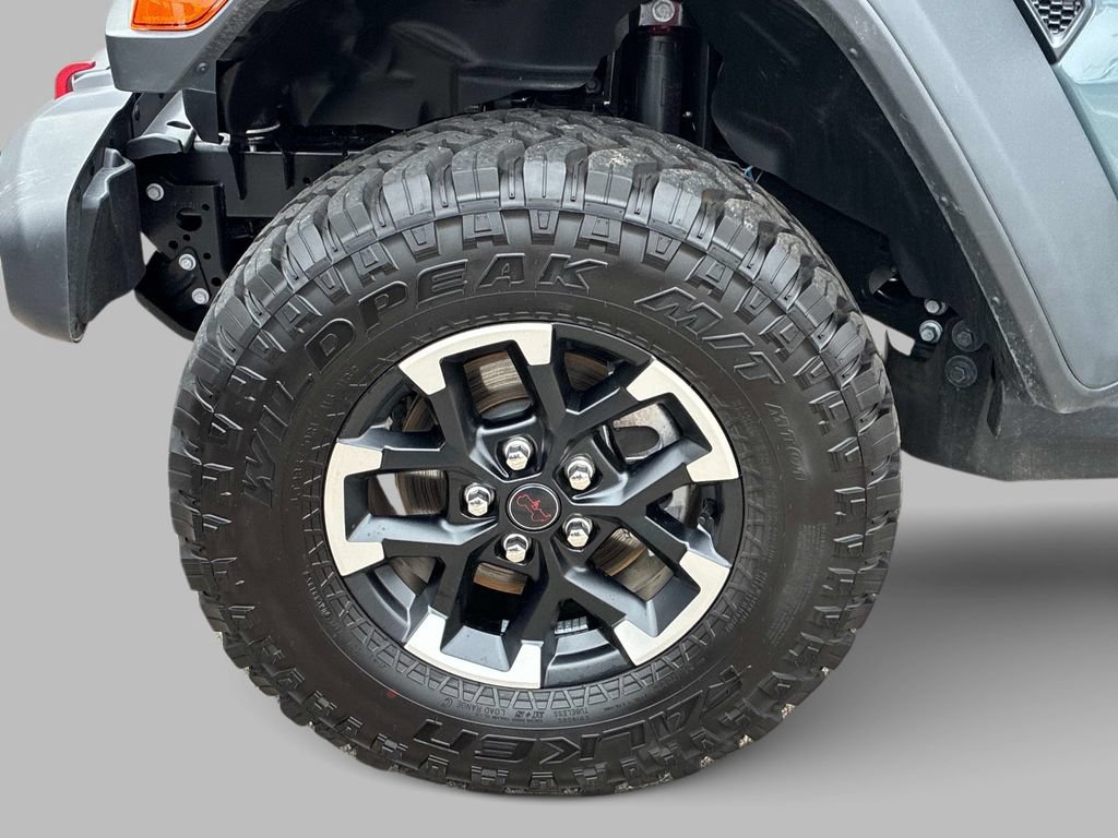 Certified 2026 Jeep Gladiator Rubicon w/ Dual Top Group AWD/4WD image 13