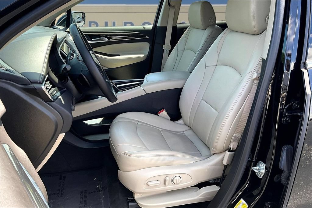 Used 2020 Buick Enclave Essence w/ Sound and Sites Package FWD image 23