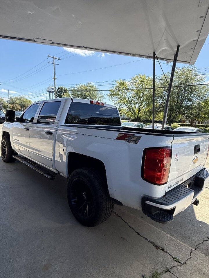 Used 2017 Chevrolet Silverado 1500 LT w/ All Star Edition AWD/4WD image 4