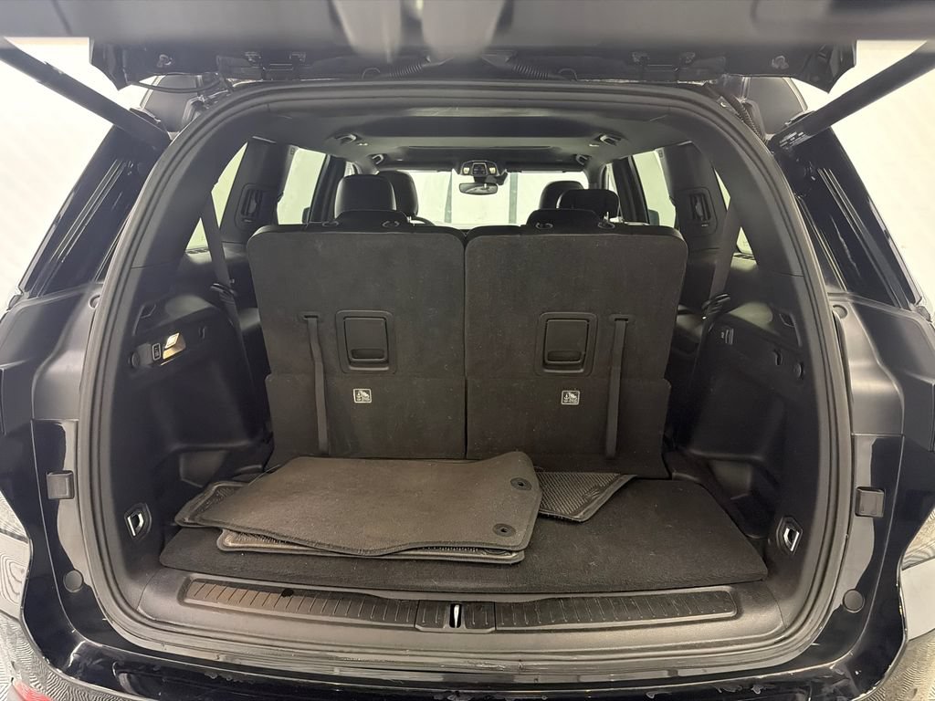 Used 2023 Jeep Grand Cherokee L Laredo RWD image 19