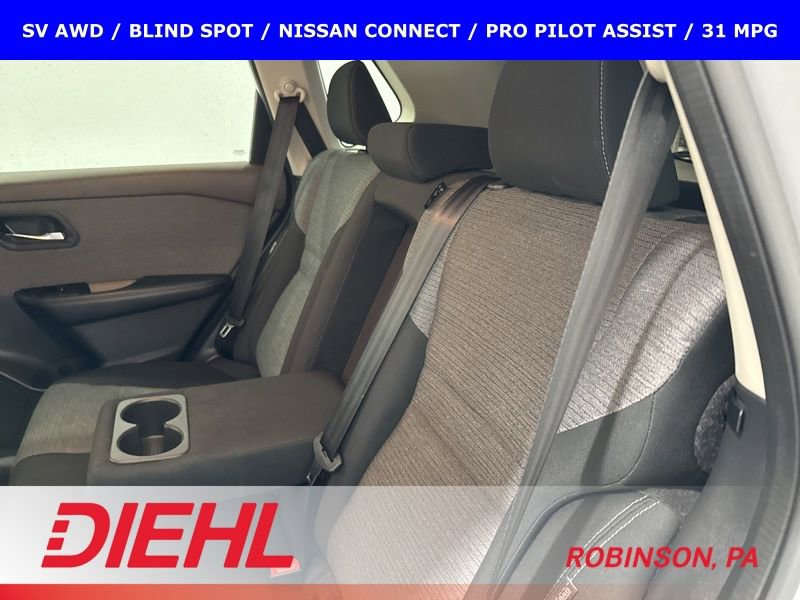 Used 2022 Nissan Rogue SV image 15