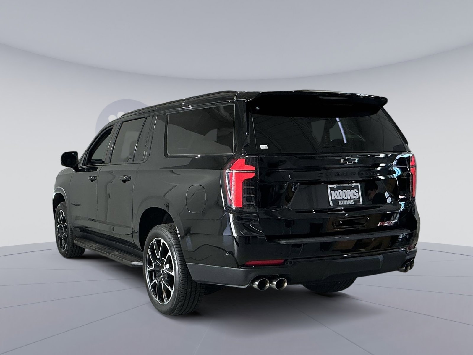 Used 2025 Chevrolet Suburban RST w/ Comfort Package image 14