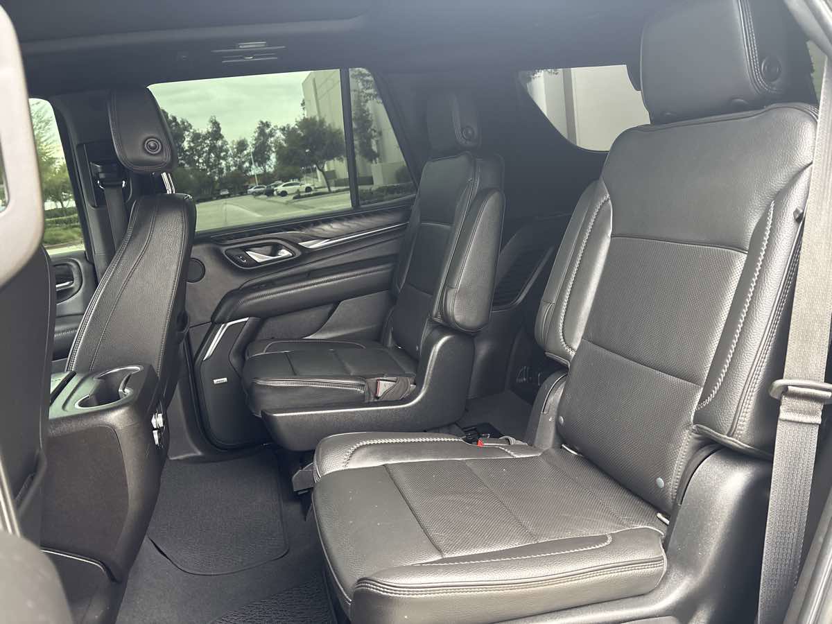 Used 2021 GMC Yukon Denali w/ Denali Premium Package image 12