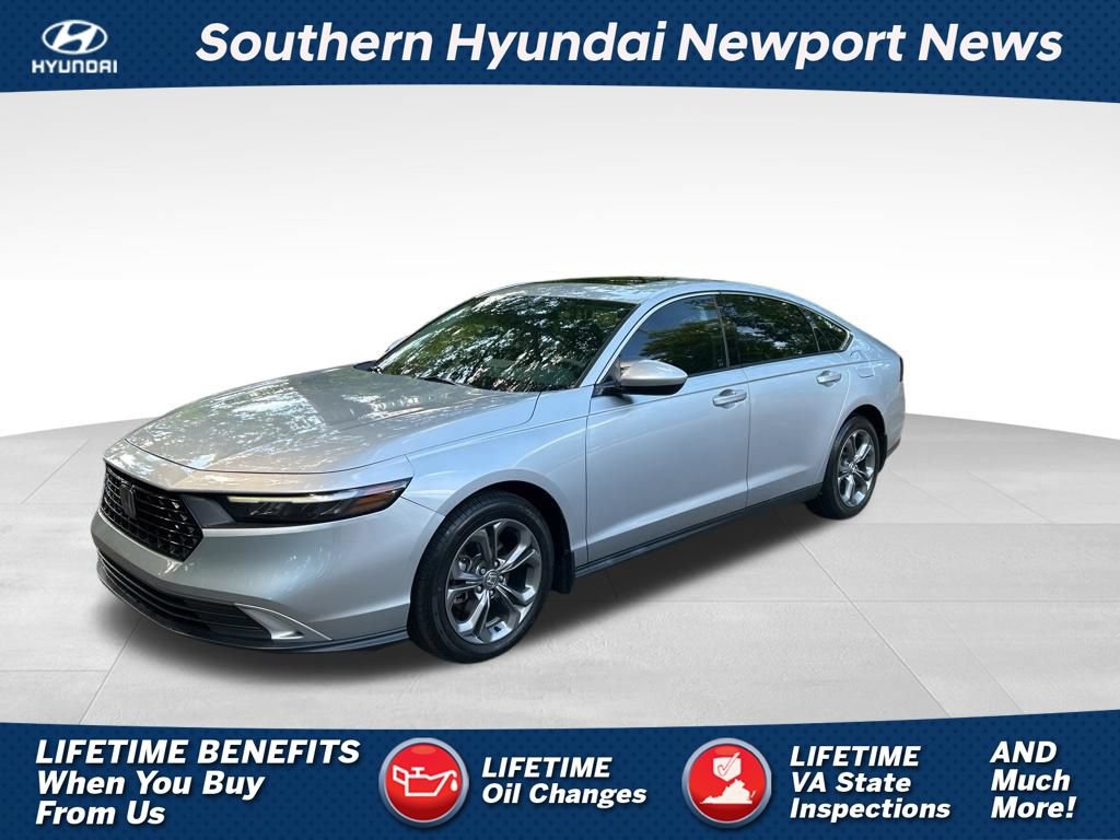 Used 2023 Honda Accord EX image 1