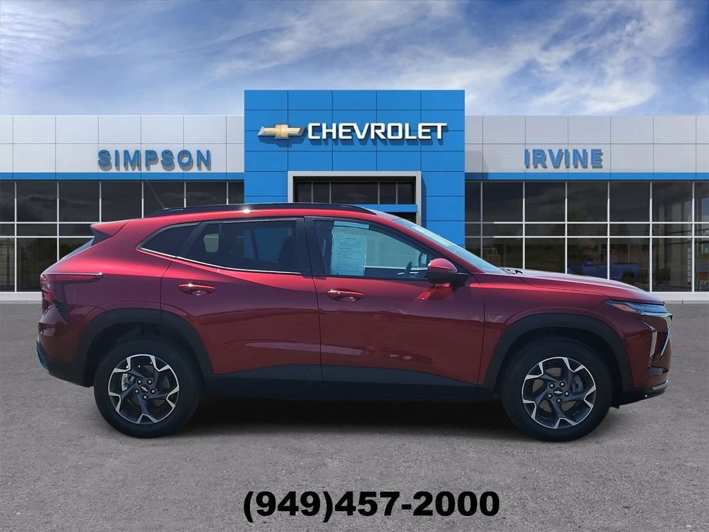 Used 2024 Chevrolet Trax LT w/ Driver Confidence Package FWD image 9