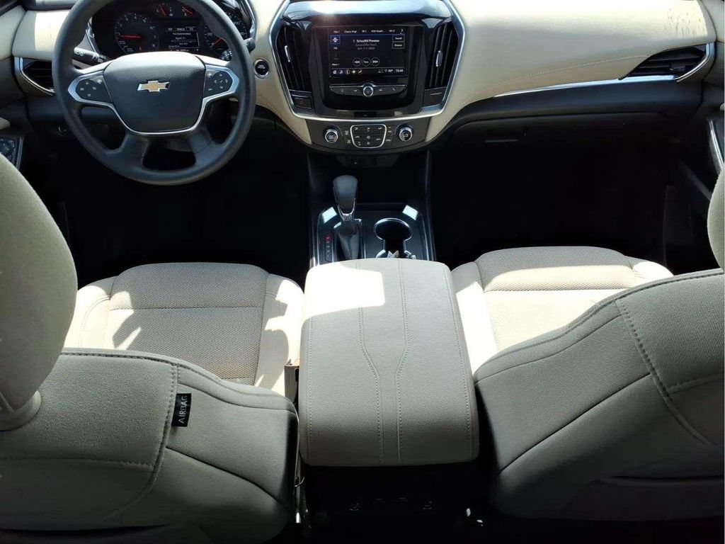 Used 2023 Chevrolet Traverse LS FWD image 10