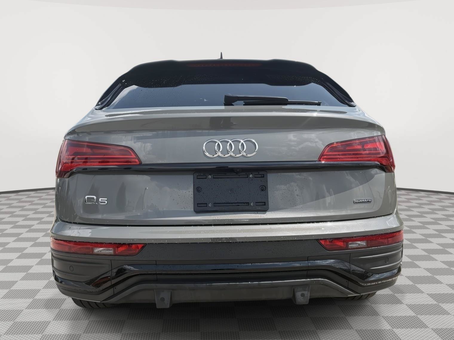 Certified 2023 Audi Q5 2.0T Prestige AWD/4WD image 4