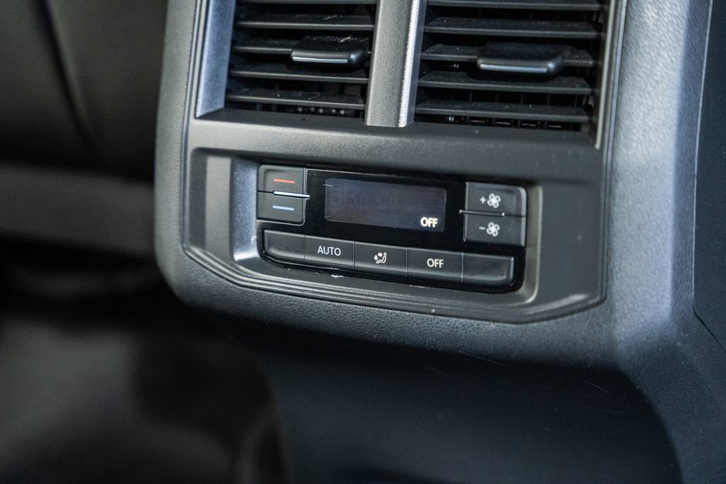 Used 2022 Volkswagen Atlas SE w/ Black Wheel Package image 31