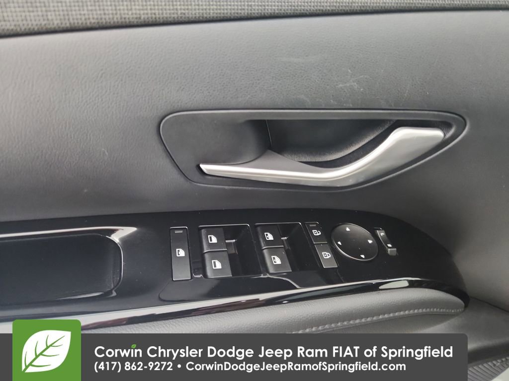 Used 2025 Hyundai Santa Cruz Limited AWD/4WD image 21