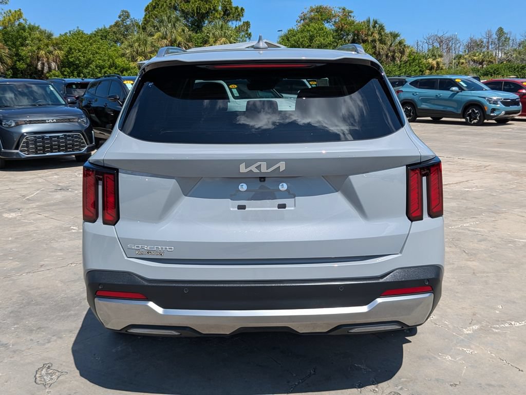 Certified 2025 Kia Sorento S w/ Panoramic Sunroof Package FWD image 7
