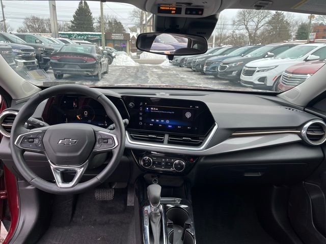 Used 2024 Chevrolet Trax ACTIV w/ Driver Confidence Package image 11