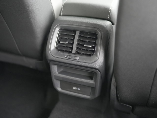 New 2025 Volkswagen Taos SE AWD/4WD image 28