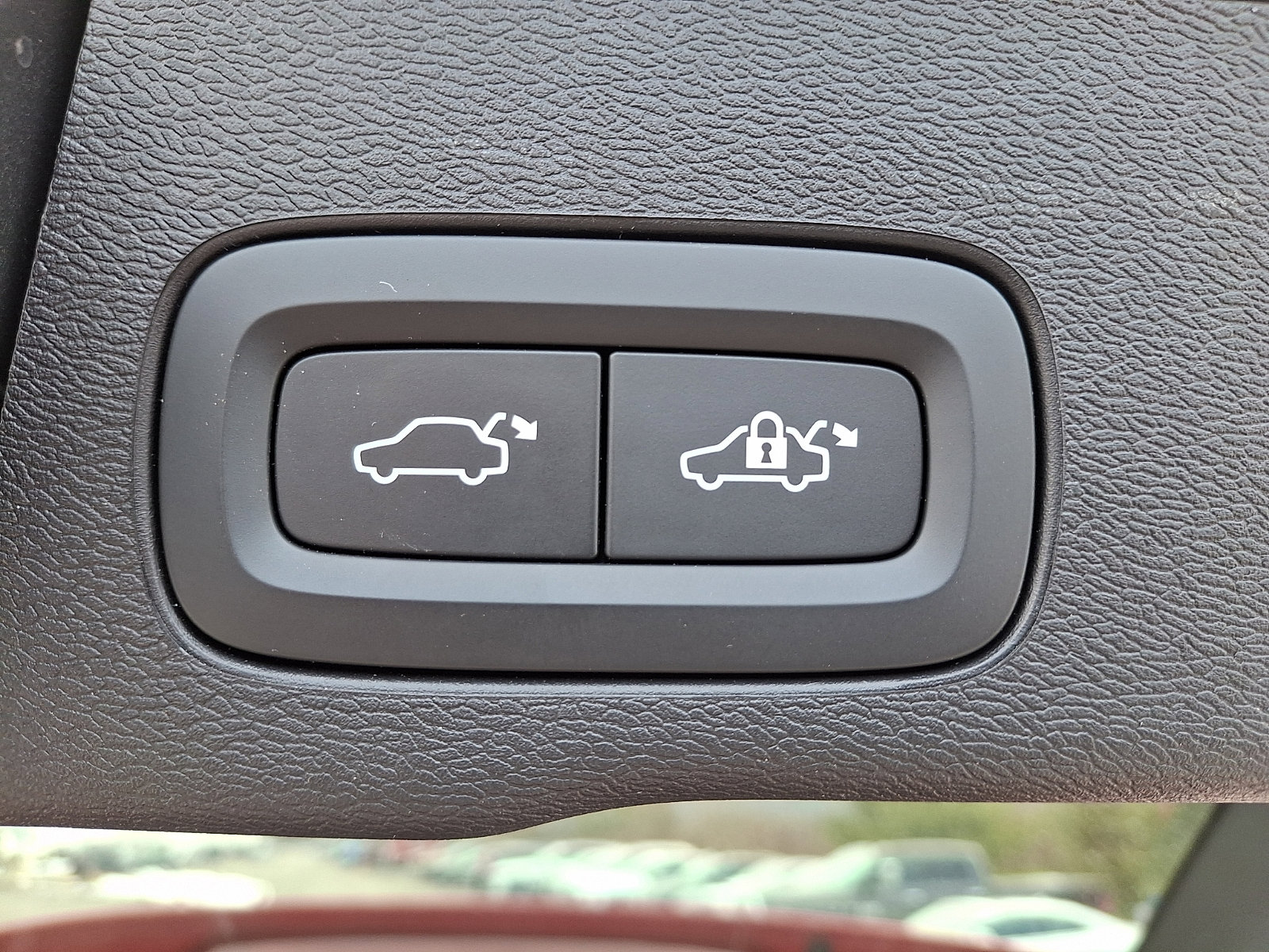 Certified 2023 Volvo XC60 B5 Plus w/ Climate Package image 29