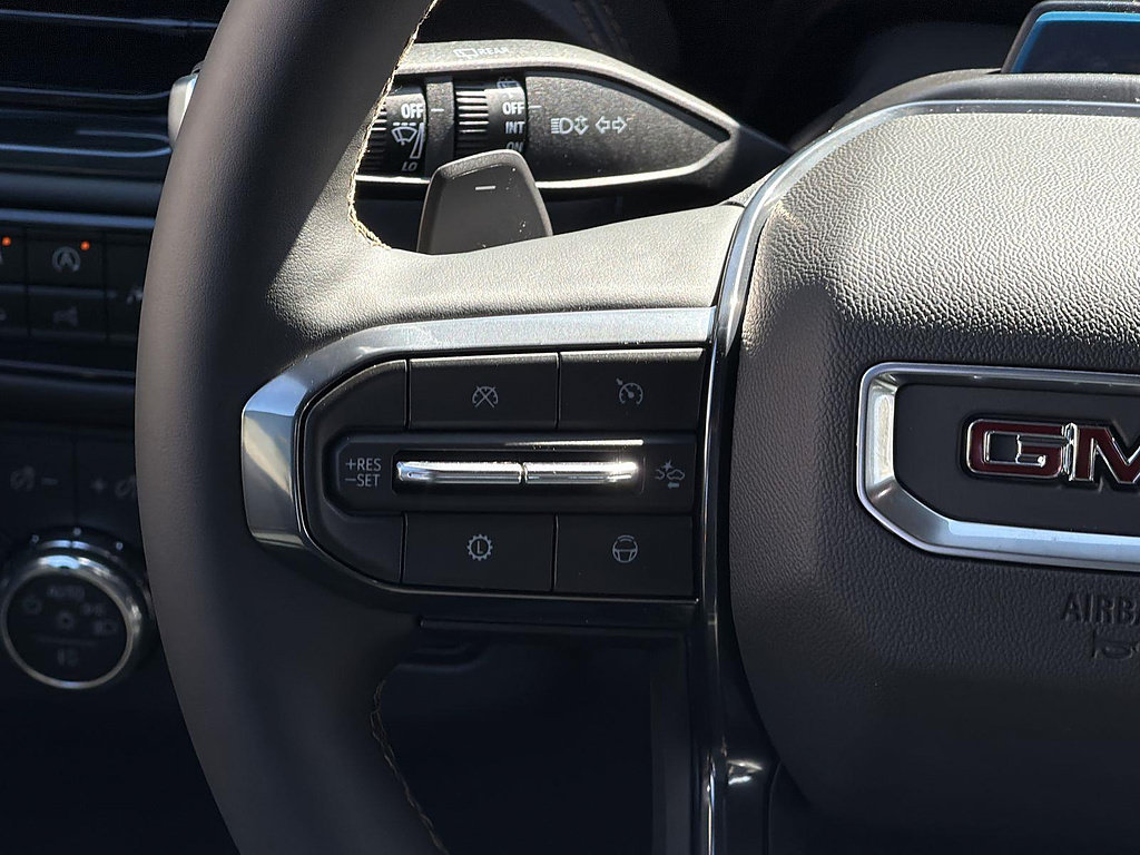 New 2026 GMC Yukon AT4 w/ AT4 Premium Plus Package AWD/4WD image 9