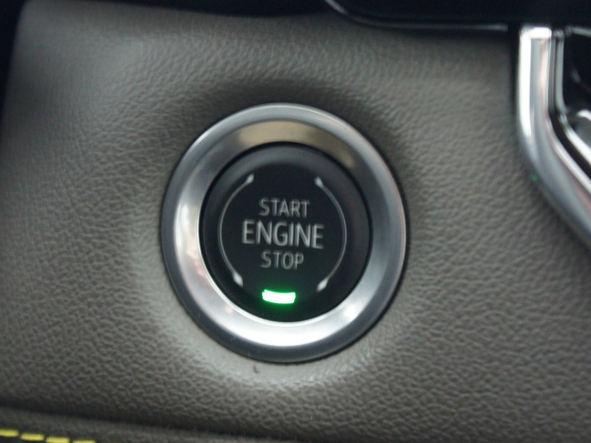 Used 2024 Chevrolet Colorado ZR2 w/ ZR2 Convenience Package III AWD/4WD image 9