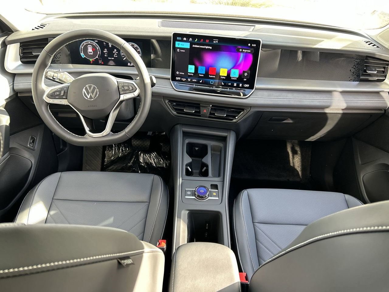 New 2026 Volkswagen Tiguan SE image 11