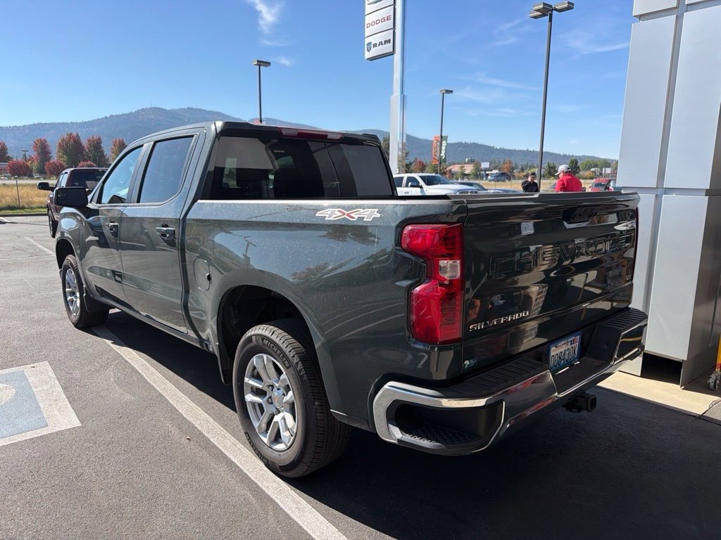 Used 2025 Chevrolet Silverado 1500 LT AWD/4WD image 7