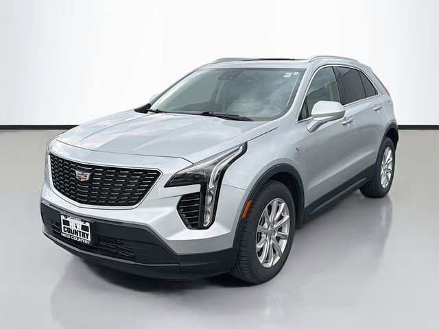 Used 2020 Cadillac XT4 Luxury w/ Cold Weather Package image 3