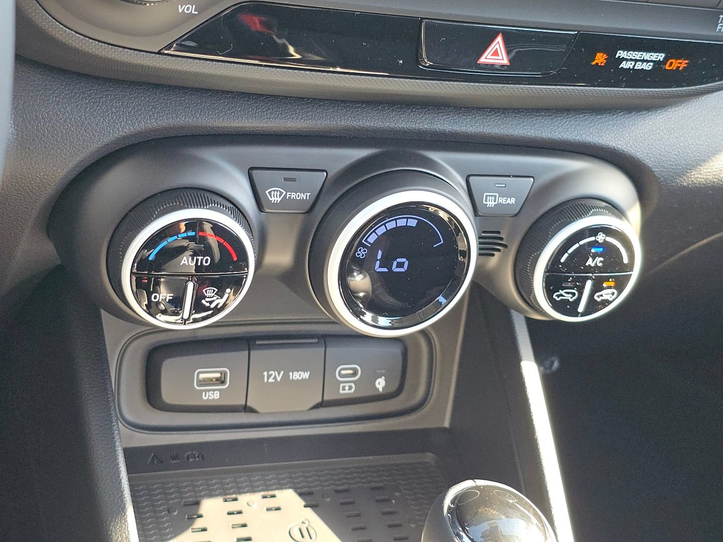 New 2026 Hyundai Venue SEL FWD image 31