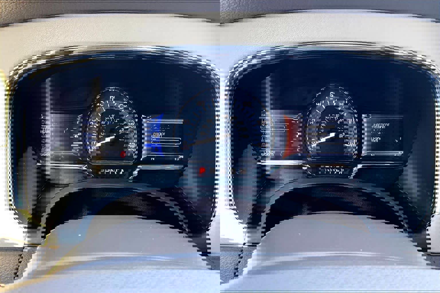 Used 2017 Lincoln Navigator Select image 25