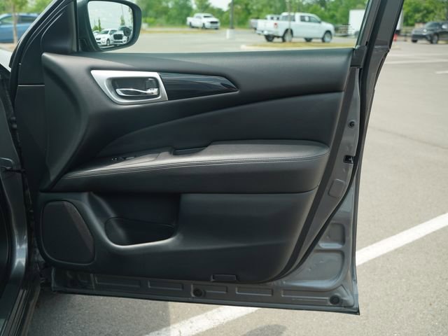 Used 2020 Nissan Pathfinder S AWD/4WD image 20