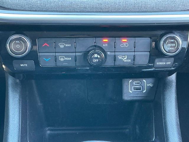 Used 2022 Jeep Compass Latitude FWD image 24