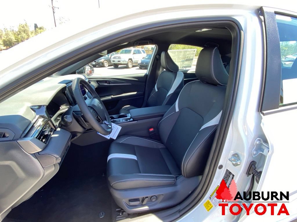 New 2026 Toyota Camry Hybrid AWD/4WD image 25