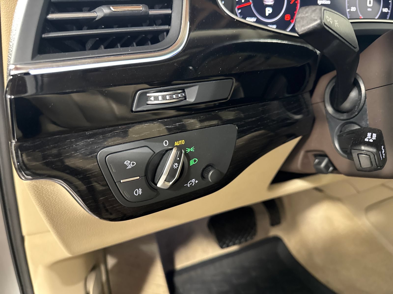 Used 2019 Audi Q7 3.0T Premium Plus w/ Premium Plus Package AWD/4WD image 14