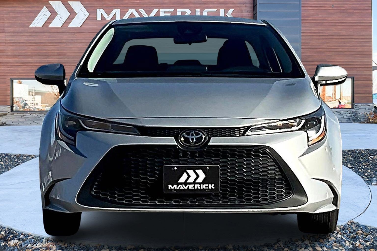 Used 2022 Toyota Corolla LE image 2
