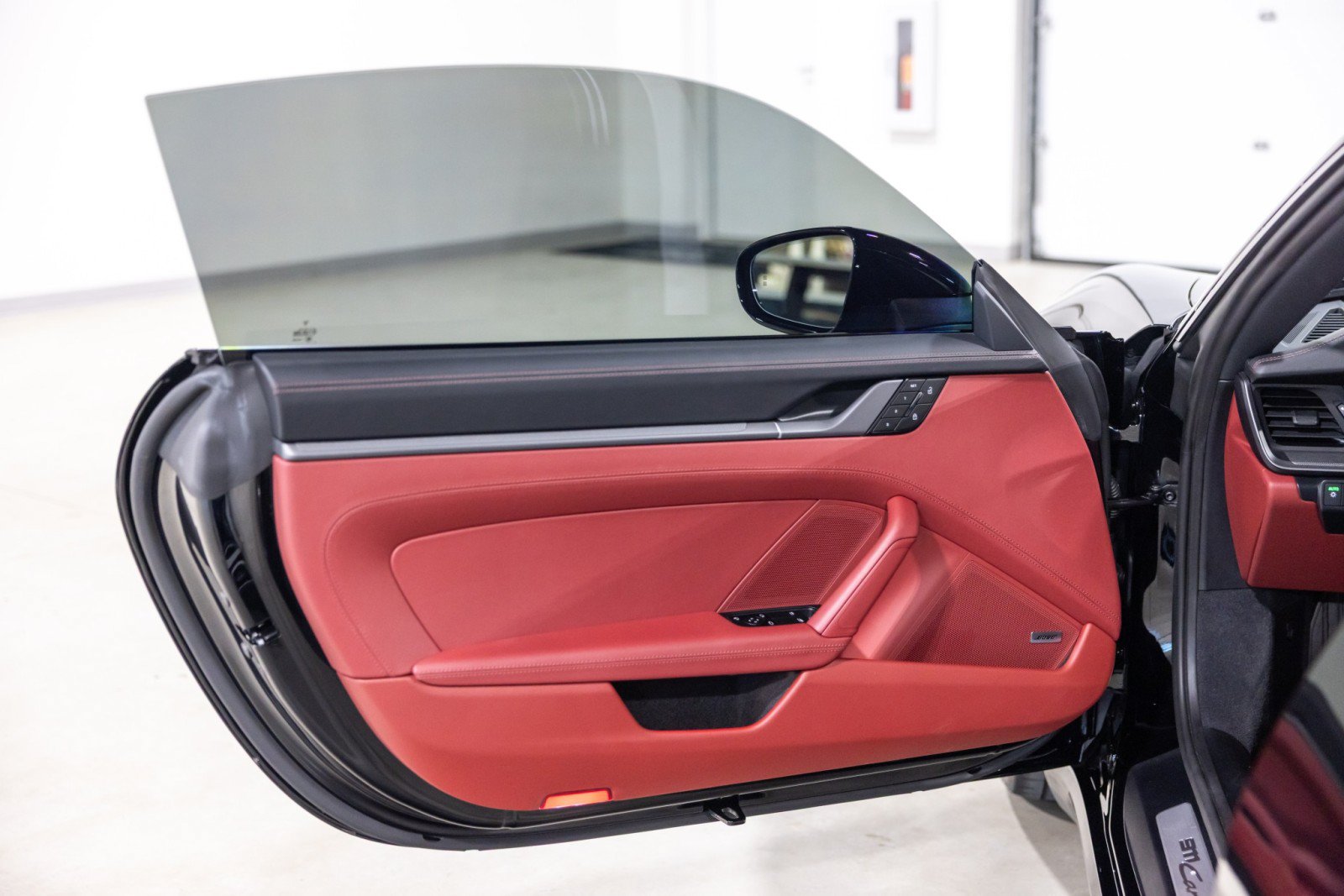 Used 2025 Porsche 911 Carrera S RWD image 27