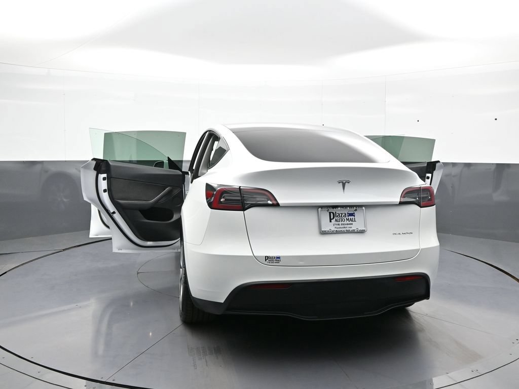 Used 2024 Tesla Model Y Long Range AWD/4WD image 47