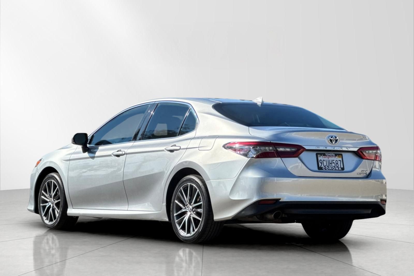 Used 2023 Toyota Camry XLE image 5