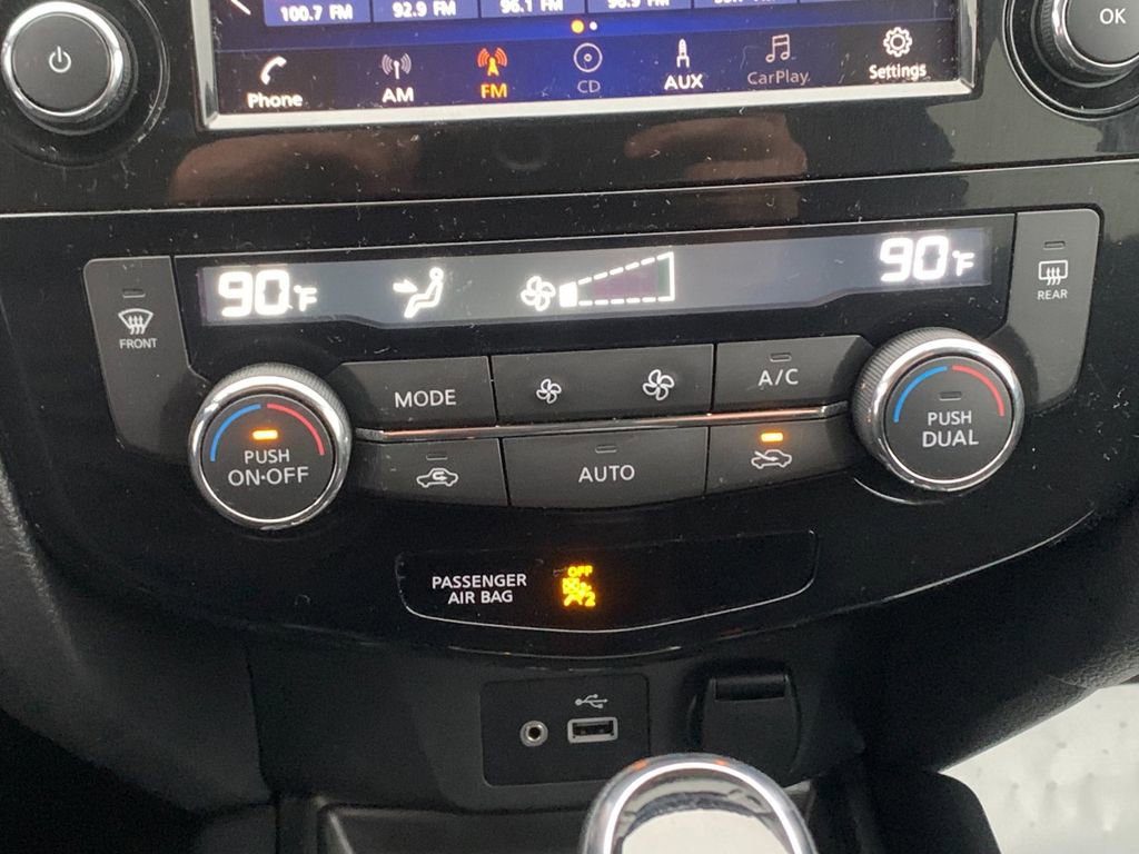 Used 2018 Nissan Rogue SV image 31