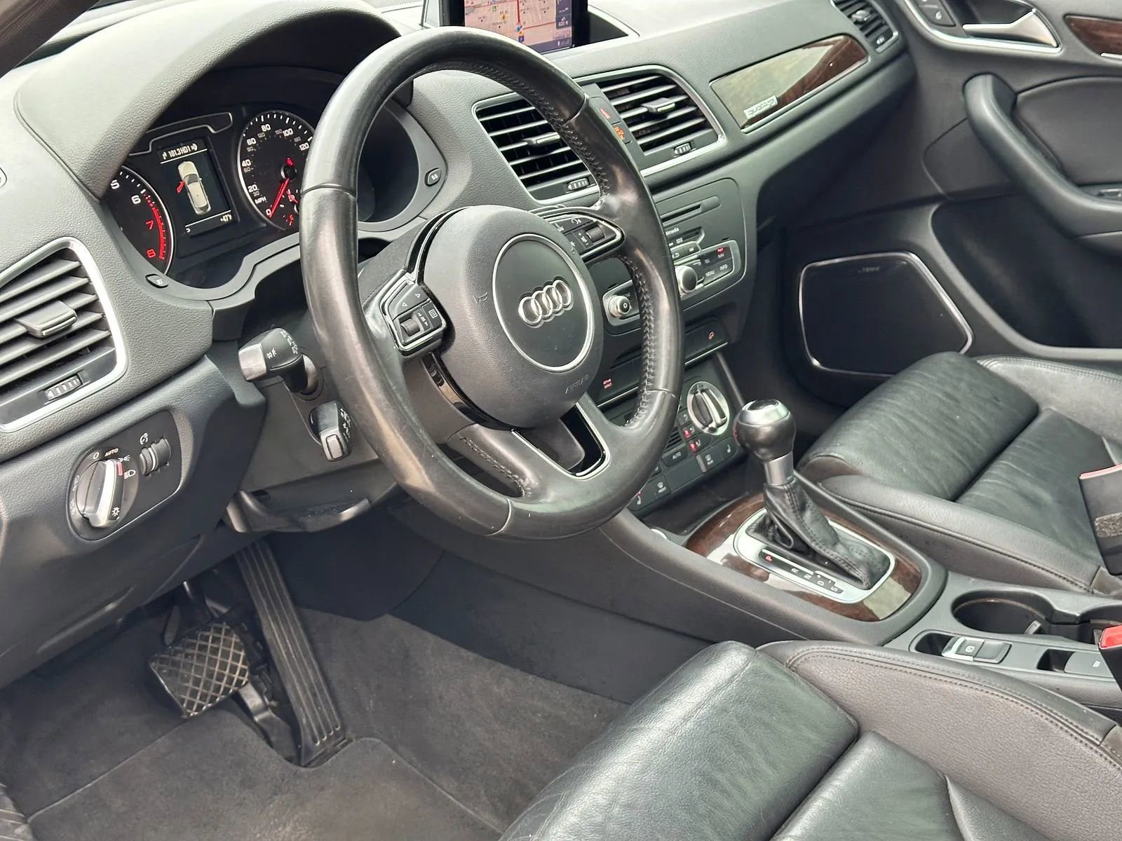 Used 2015 Audi Q3 2.0T Prestige w/ Prestige Package AWD/4WD image 10