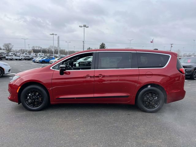New 2026 Chrysler Voyager LX image 4
