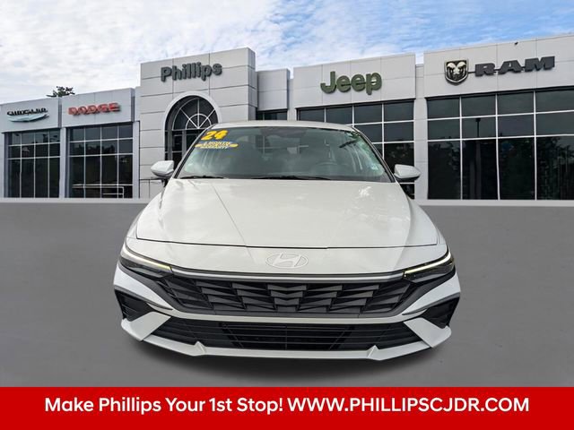 Used 2024 Hyundai Elantra SEL FWD image 8