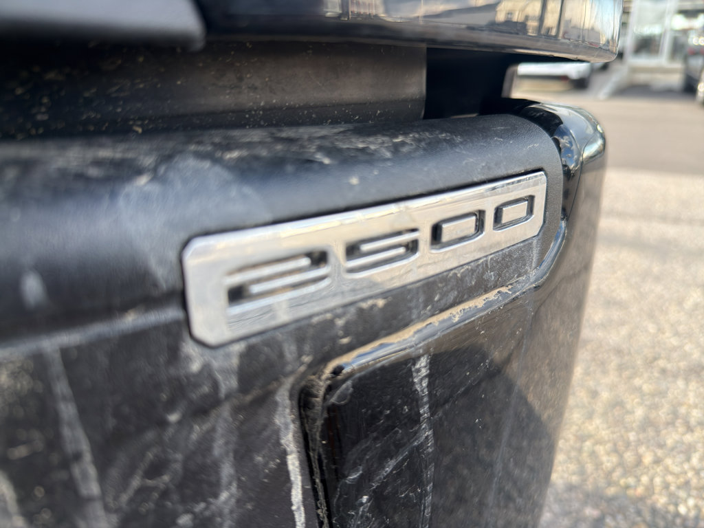 Used 2024 GMC Sierra 2500 AT4 w/ AT4 Premium Plus Package AWD/4WD image 7
