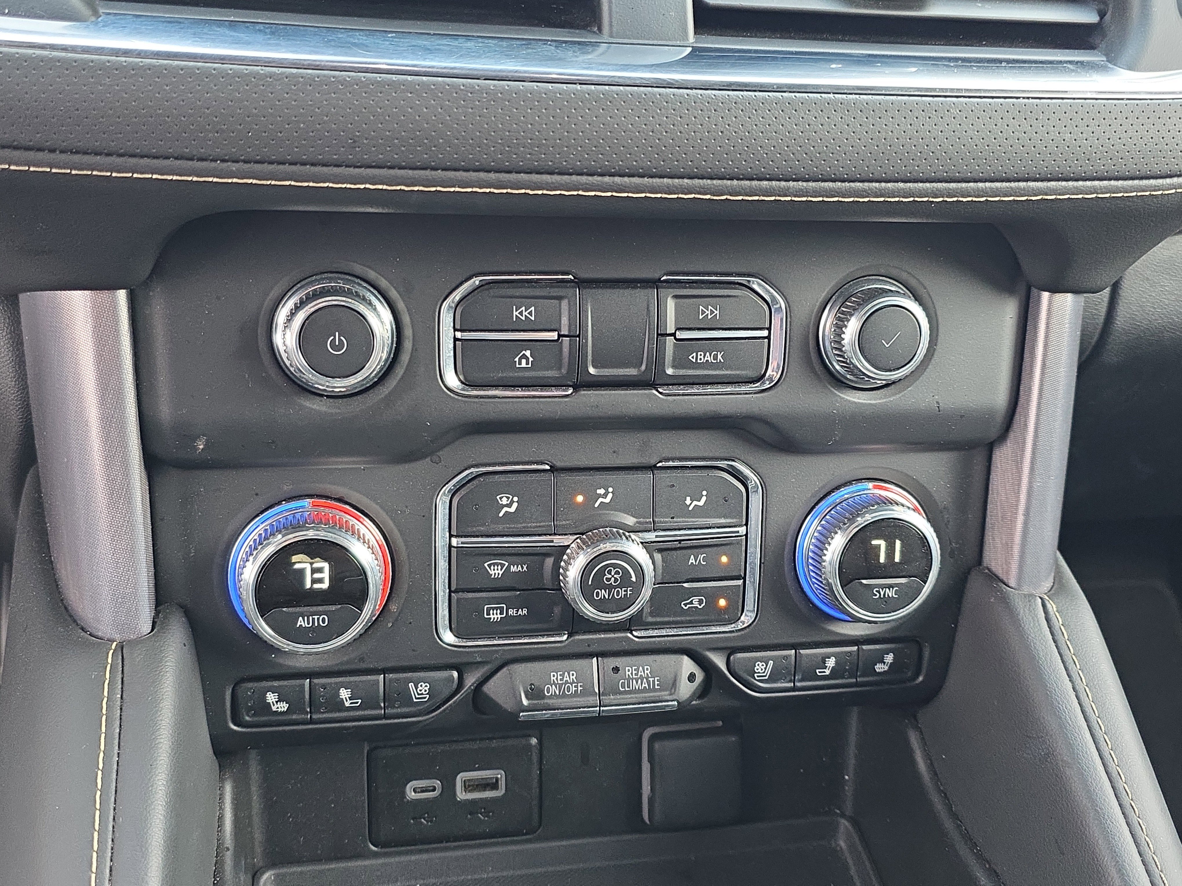 Used 2024 GMC Yukon SLT image 27