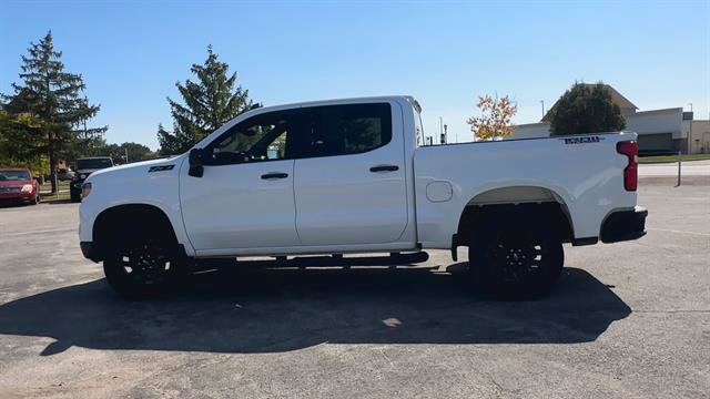 Used 2023 Chevrolet Silverado 1500 Custom Trail Boss w/ LPO, Dark Essentials Package image 6