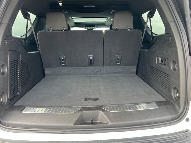 Used 2023 GMC Yukon XL AT4 w/ Technology Package image 16
