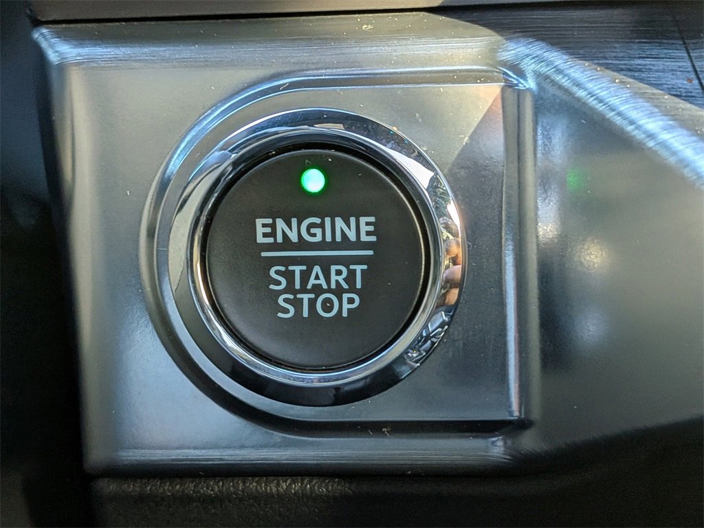 Used 2021 Ford F150 Lariat w/ Equipment Group 502A High image 31