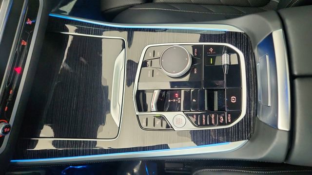 Used 2025 BMW X5 xDrive40i w/ M Sport Package image 54