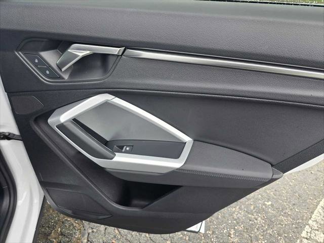 Used 2024 Audi Q3 2.0T Premium w/ Convenience Package image 13