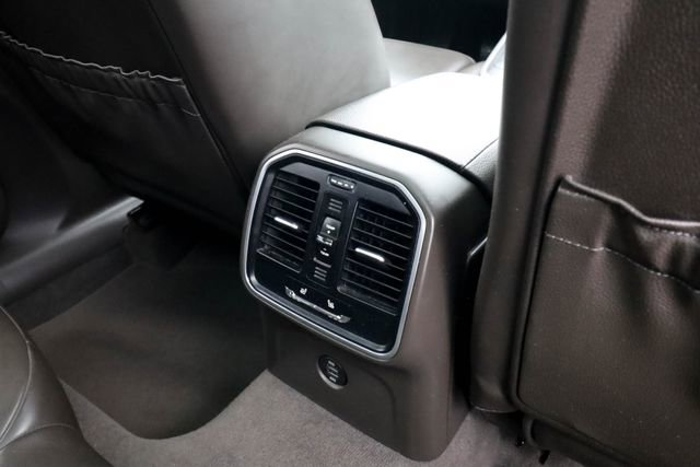 Used 2018 Porsche Macan Base image 46