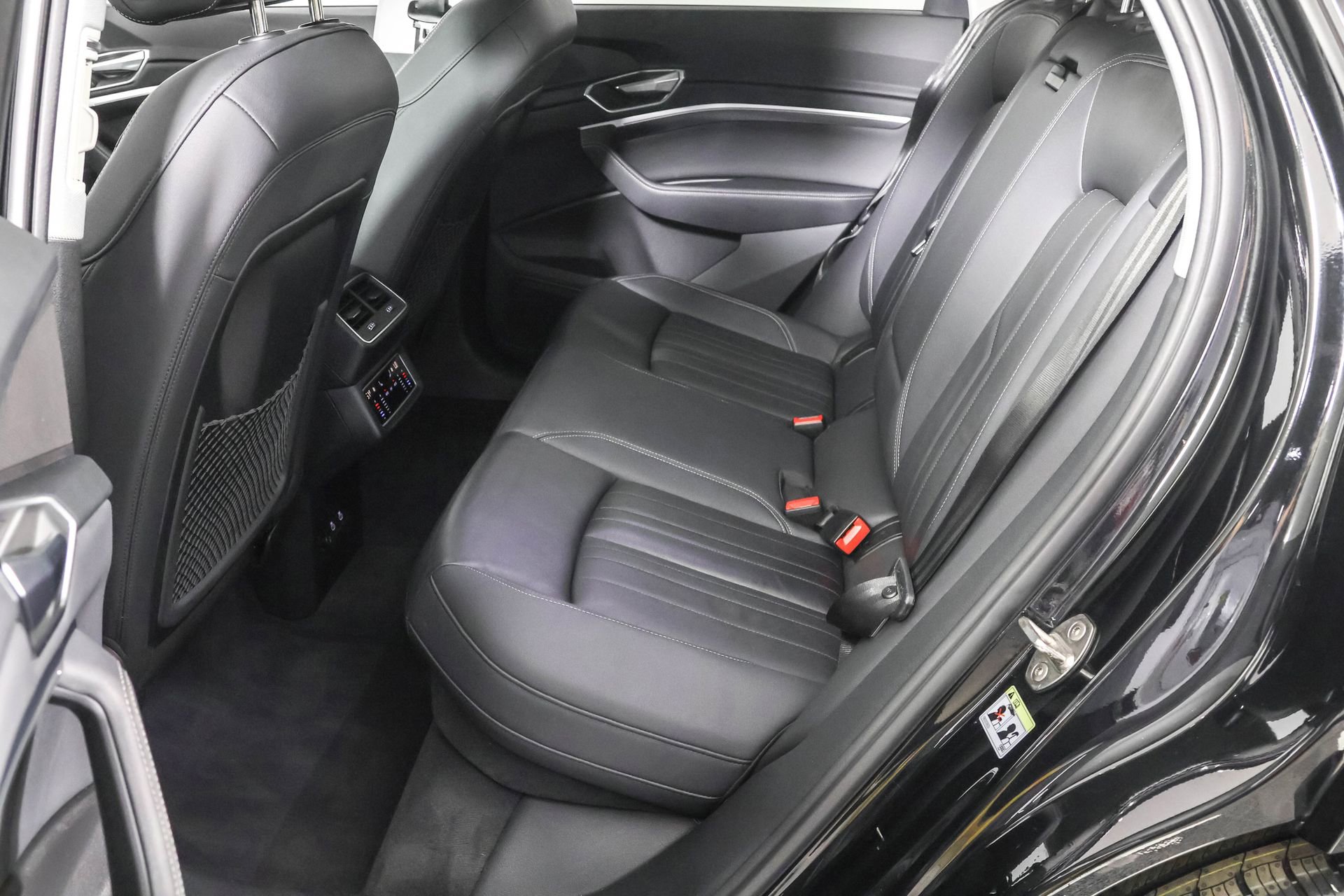 Used 2023 Audi e-tron Premium image 36