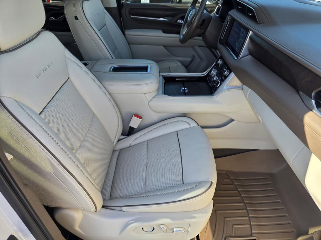 Used 2021 GMC Yukon XL Denali w/ Denali Premium Package image 35