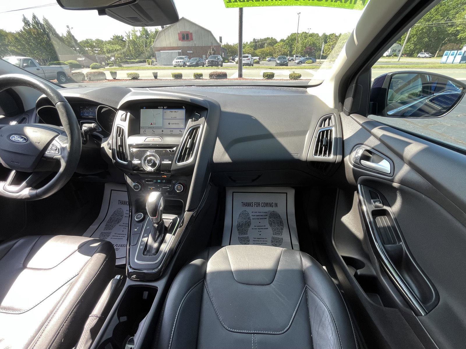 Used 2017 Ford Focus Titanium w/ Titanium Technology Package FWD image 14