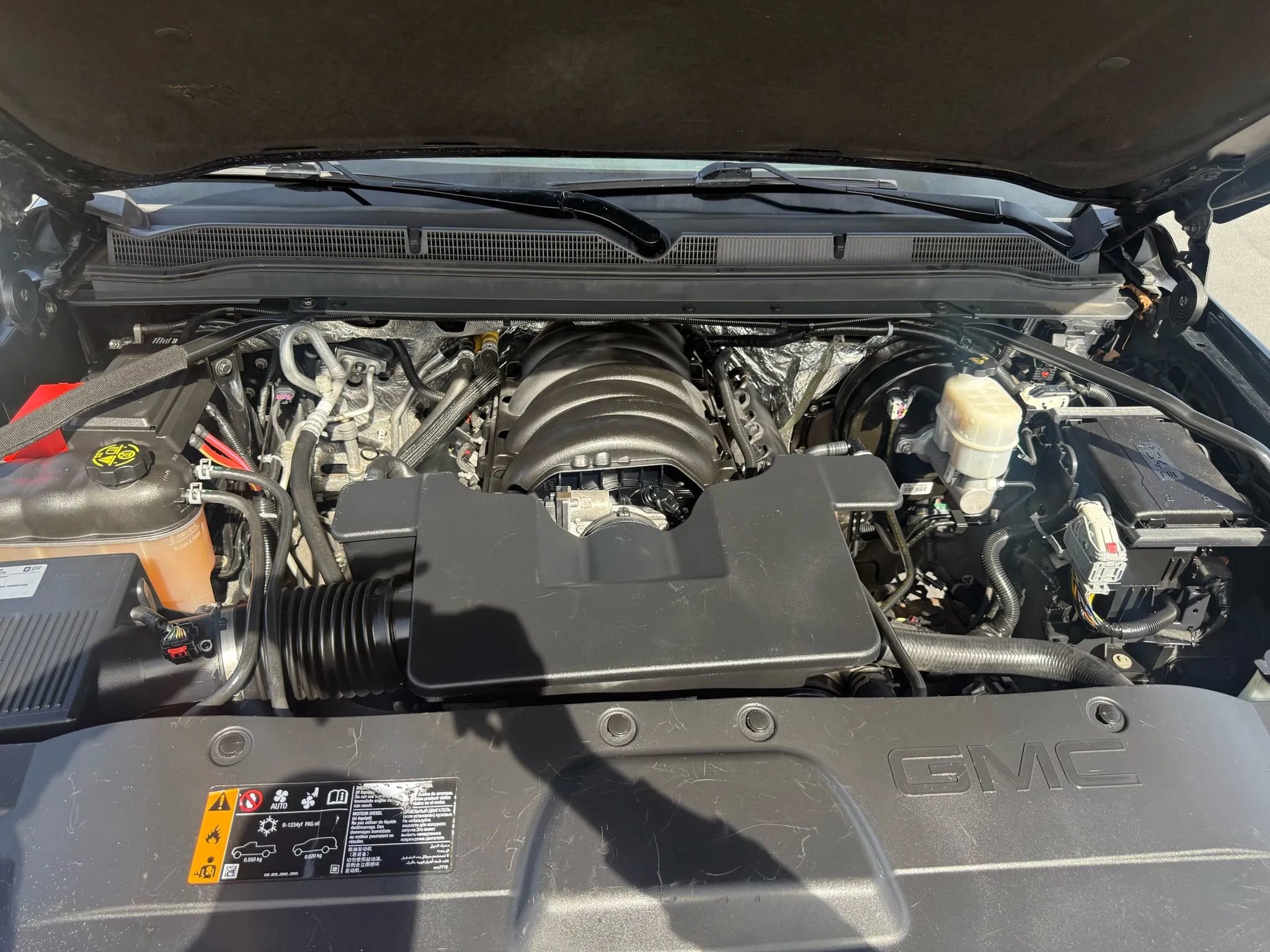 Used 2017 GMC Yukon Denali w/ Enhanced Security Package image 38