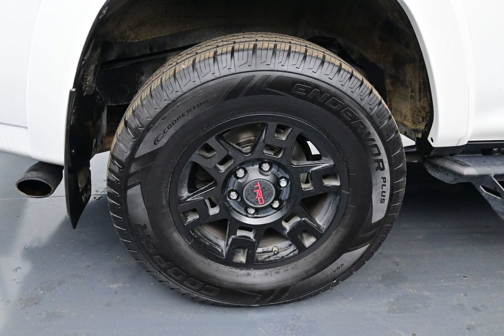 Used 2021 Toyota 4Runner Venture w/ Moonroof Package AWD/4WD image 29