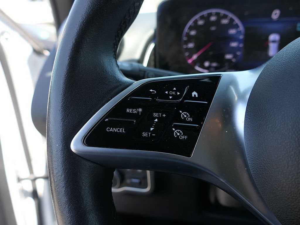 Used 2025 Mercedes-Benz GLB 250 4MATIC image 15